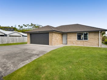 17 Heta Road, Highlands Park, New Plymouth