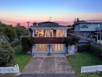 1/2 Tye Road, Hillcrest, Auckland