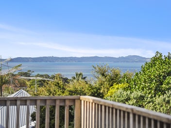 13 Colmar Road, Mellons Bay, Auckland