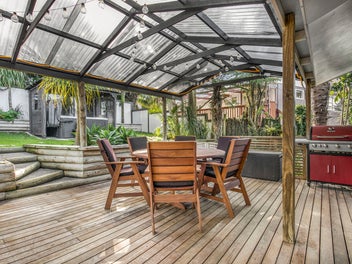 2/18 Parkview Place, Pakuranga, Auckland