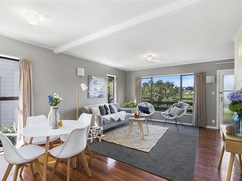 6A Stella Gr, Newlands, Wellington