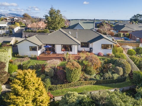 15 Greenwood Place, Fitzherbert, Palmerston North