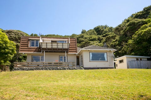 19 PURIRI ST , Wainuiomata, WAINUIOMATA