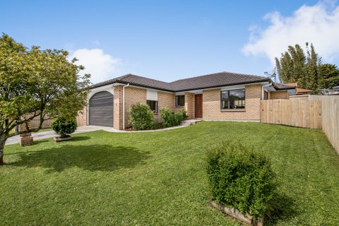 12 Burtons  Drive, Swanson, Waitakere