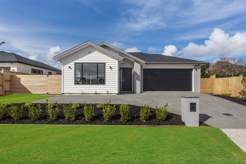 77 Twin Parks Rise, Papakura, Papakura