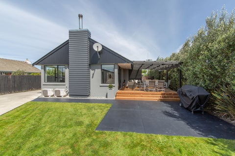 97 Farquhars Road, Redwood, Christchurch