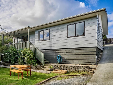 13 Omapere Street, Whitby, Porirua