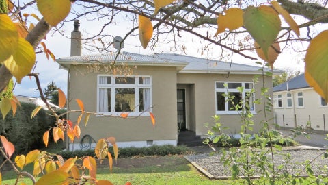 292 High Street South, Carterton