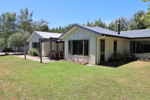 11A Rexwood Street, Carterton