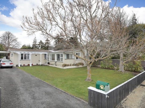 21 Oxford Street, Marton
