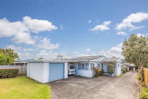 2/23 Sunnyhaven Avenue, Beach Haven, Auckland