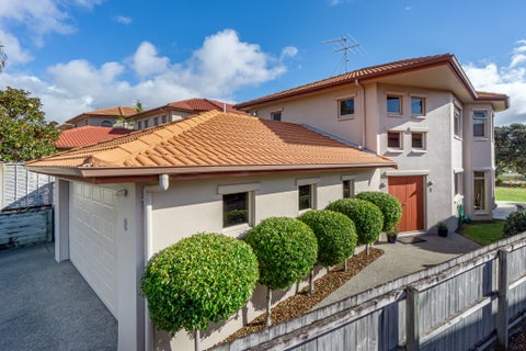 8/126 Whangaparaoa Road, Red Beach, Red Beach