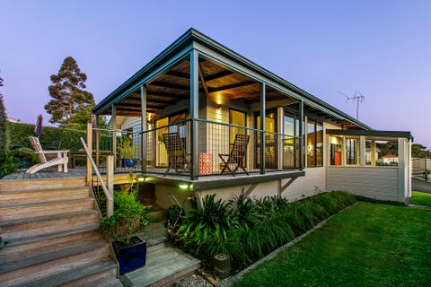2/32 Sea Vista Avenue, Beach Haven, Auckland