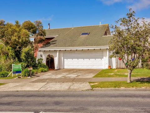 35 Discovery Drive, Whitby, Porirua