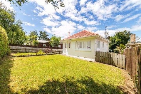 74 Bolton Street, Blockhouse Bay, Auckland