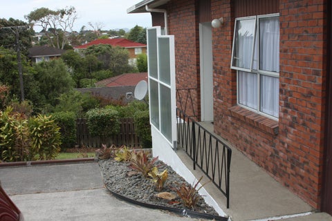 2/181 Forrest Hill Road, Forrest Hill, Auckland