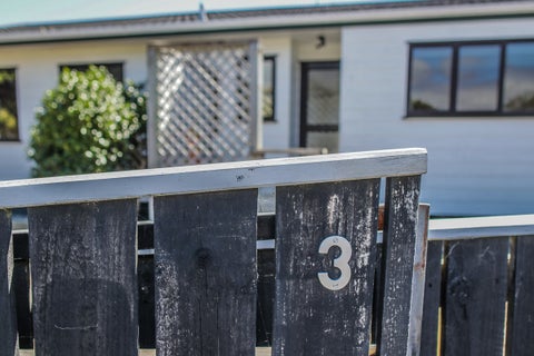 3 Robert Grove, Paraparaumu