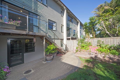 2/76 Galway Street, Onehunga, Auckland