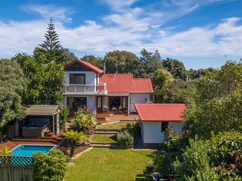 24 Sunshine Avenue, Paraparaumu