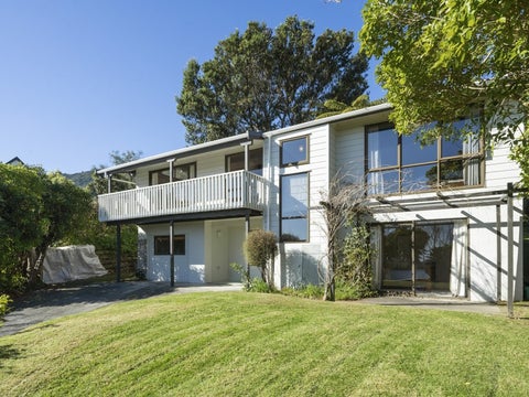 73 Huia Street, Waikanae