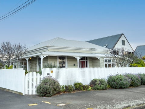 88 Charles Street, Westshore, Napier