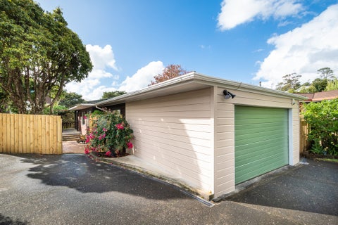 1/7 Juneau Place, Glendene, Auckland