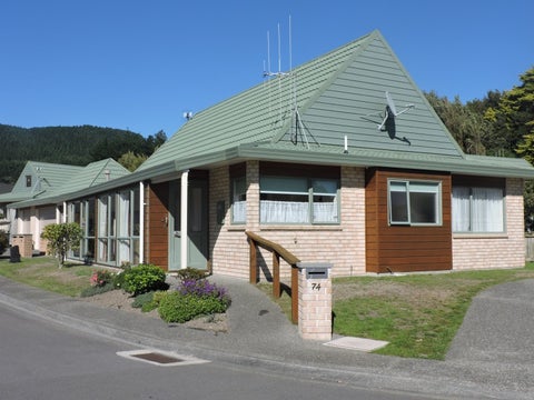 74/42 Main Road, Tawa, Wellington
