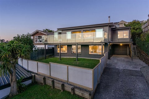 17 Brigantine Drive, Beach Haven, Auckland