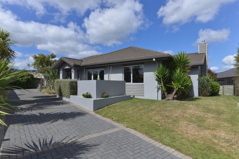 15 Courtenay Place, Owhata, Rotorua