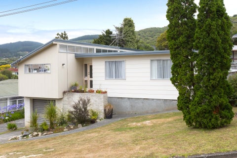 71 Larsen Crescent, Tawa, Wellington