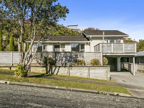 11 Christchurch Crescent, Kelson, Lower Hutt