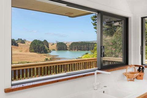 33 Main Road, Raglan, Raglan