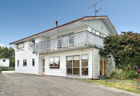 8 Spode Place, Henderson, Auckland