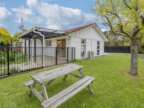 15 Greenaway Road, Waikanae