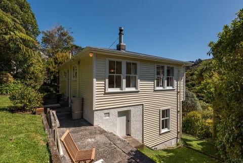 13 Victory Avenue, Karori, Wellington