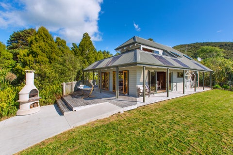 39 Whaanga Road, Raglan, Raglan