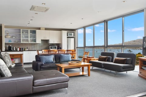 H301/326 Evans Bay Parade, Hataitai, Wellington