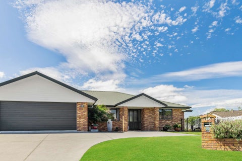 11 Christy Brown Place, Leamington, Cambridge