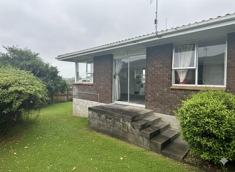 2/19 Megan Avenue, Pakuranga Heights, Auckland