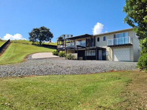 4 Stratford Drive, Cable Bay