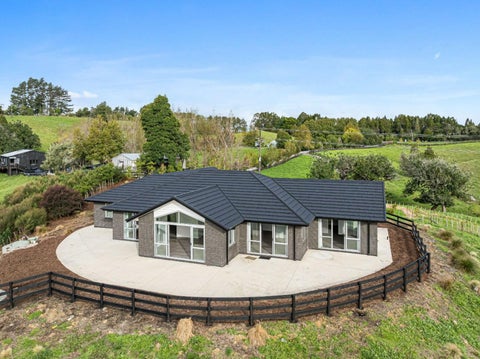 274 Whitehills Road, Silverdale