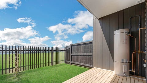 8/17 Barneys Farm Road, Clendon Park, Auckland