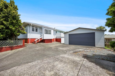 1/339 Wairau Road, Totara Vale, Auckland