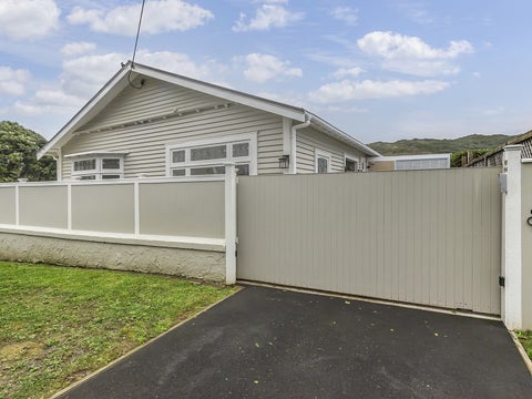 90 Melbourne Road, Island Bay, Wellington