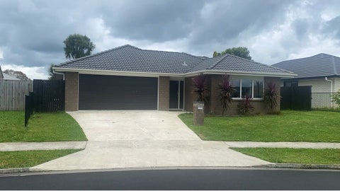 9 Ladeira Place, Fitzroy, Hamilton