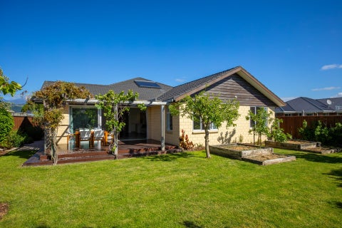 18 Ernest Place, Brightwater, Brightwater