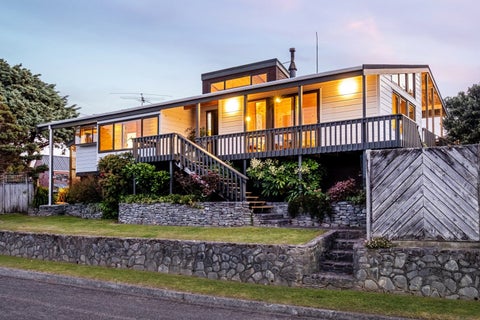 30 Observatory Close, Whitby, Porirua