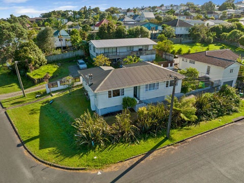 2 Downer Street, Helensville, Helensville