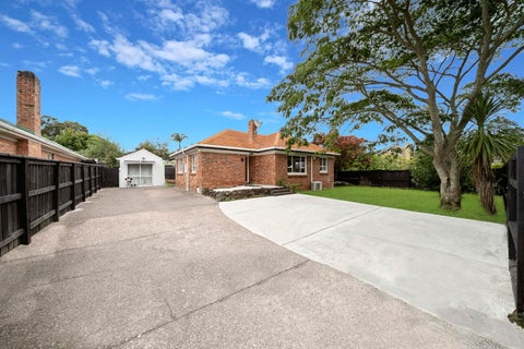 26 Godley Road, Green Bay, Auckland