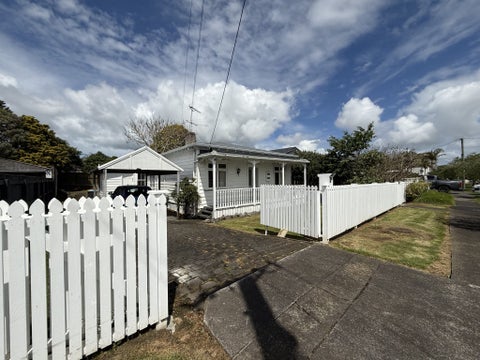 17 Truro Road, Sandringham, Auckland